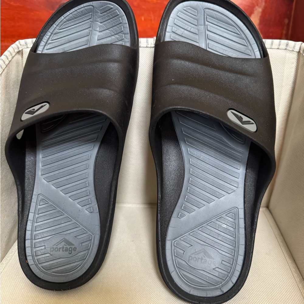 Gray and Black Ergonomic Slide Sandals for Casual Comfort